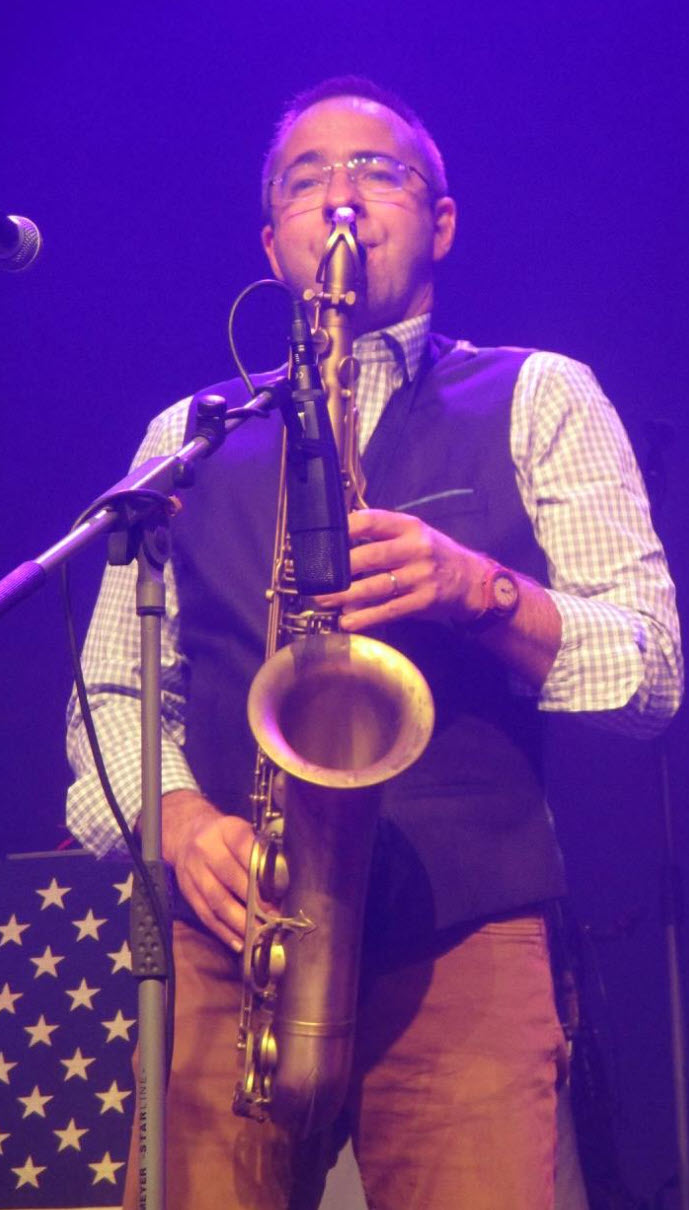 ben., professeur de saxophone